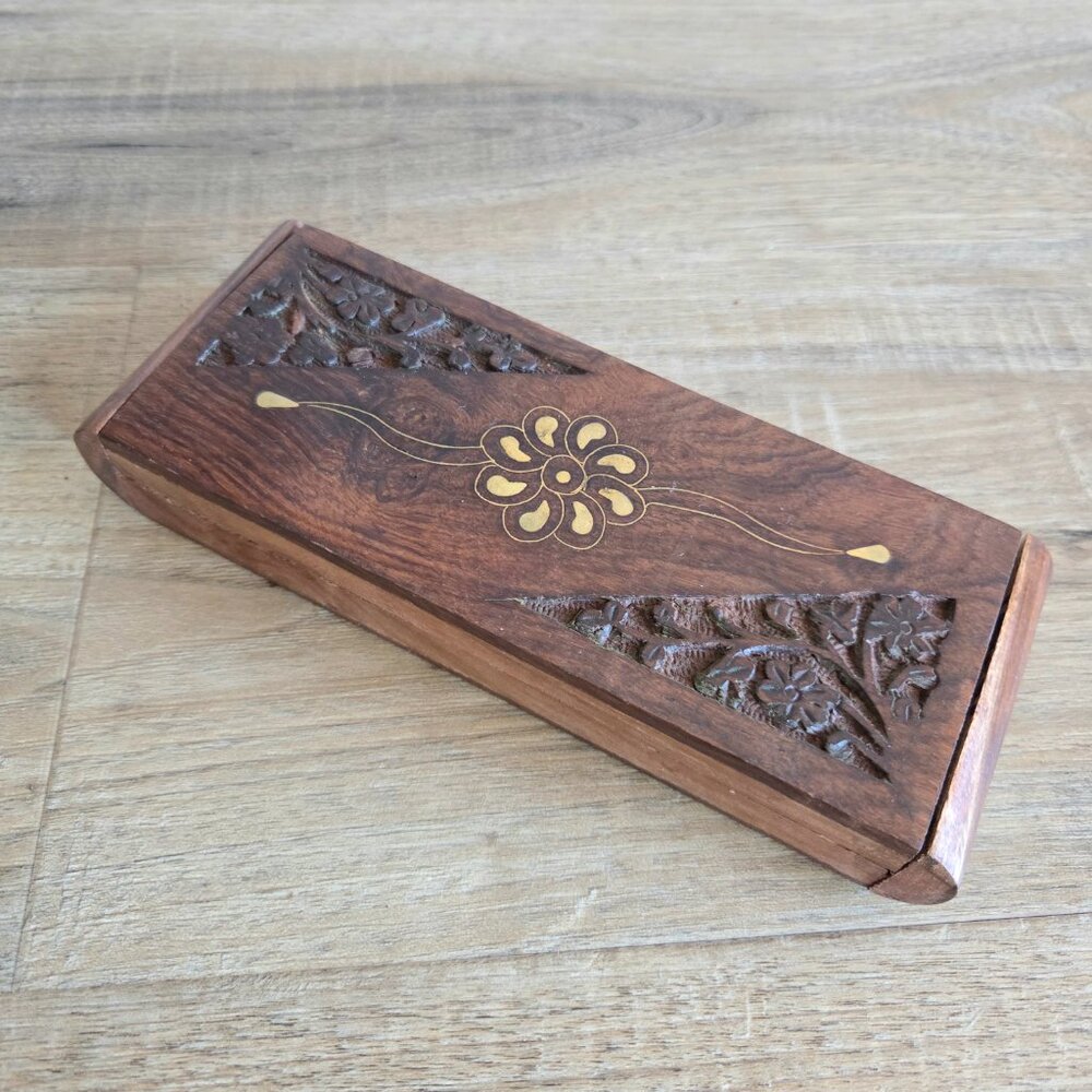 Vintage Hand Carved Wooden Jewelry Box w/ Brass Floral Inlay and carved flowers. - Picture 6 of 9